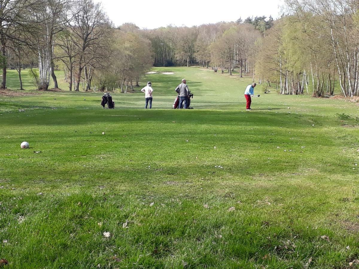 Gite De La Balle De Golf Жюмьеж Экстерьер фото